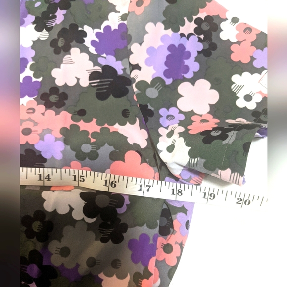 Dickies Camo Buds Scrub Top - Picture 4 of 6